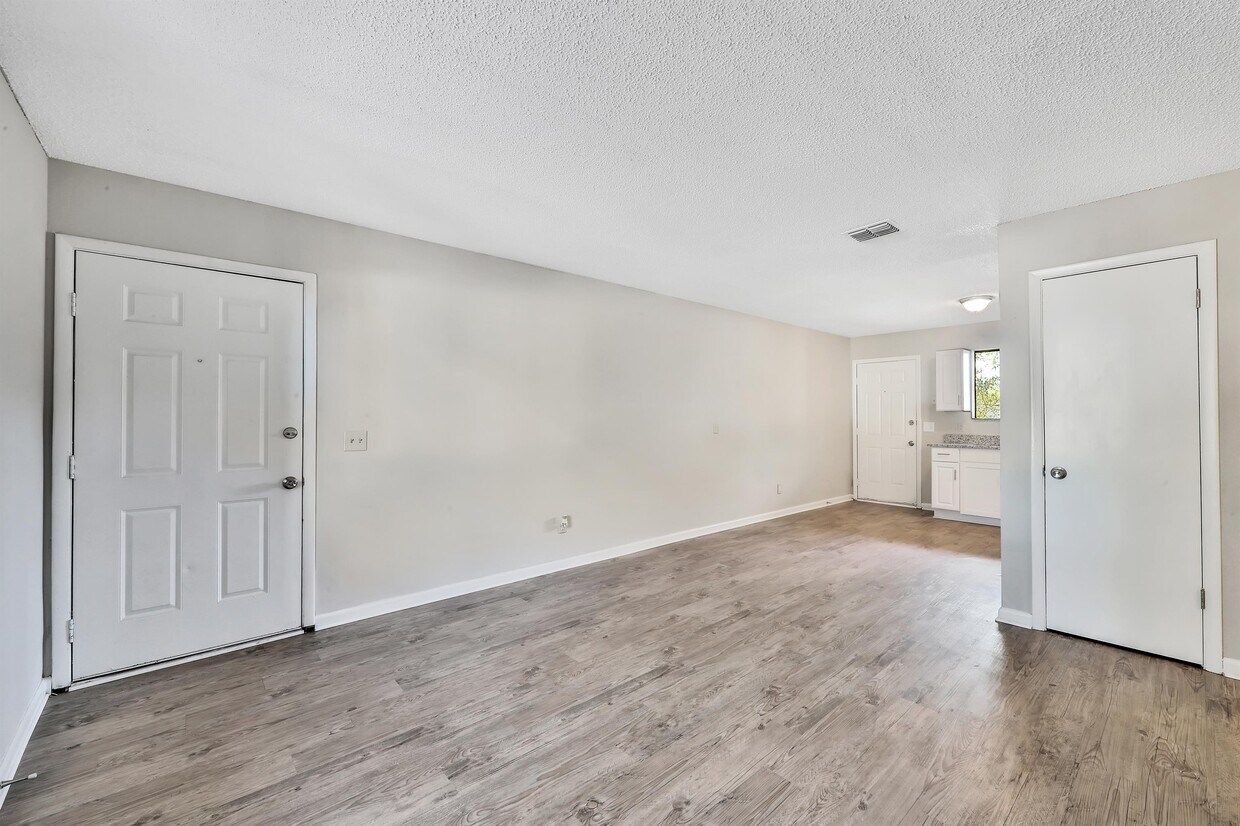 Primary Photo - 5324 Westchase Ct