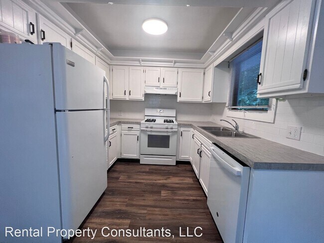 Foto del edificio - 3 br, 2.5 bath House - 5564 Coit Ave NE