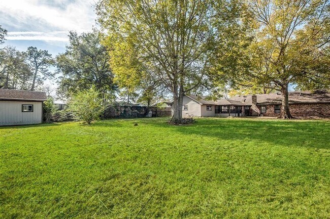 Building Photo - 12510 Old River Dr