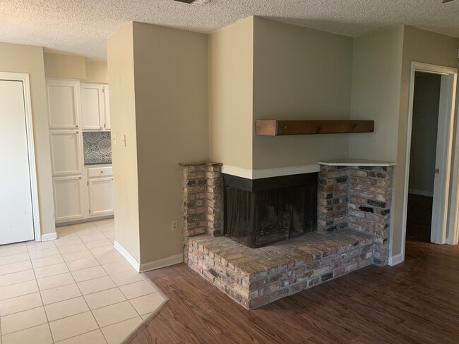 Livingroom - 4840 Kennesaw Dr