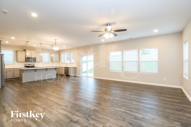 Building Photo - 124 Benford Dr