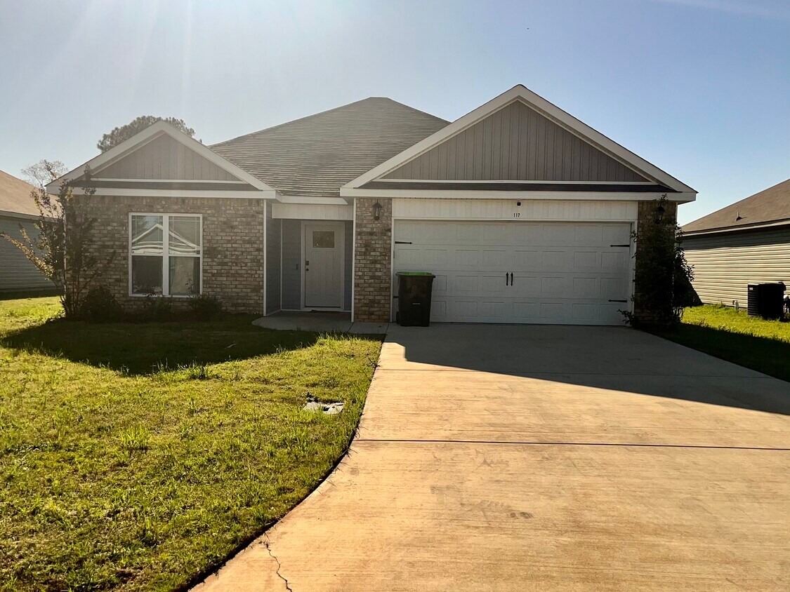 Primary Photo - 117 Hughes Dr