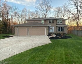 Building Photo - 37445 Fawn Path Dr