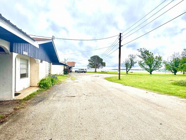 Foto del edificio - 132 Lake Breeze Dr