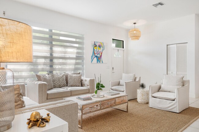 Foto del edificio - 1335 Caribbean Way