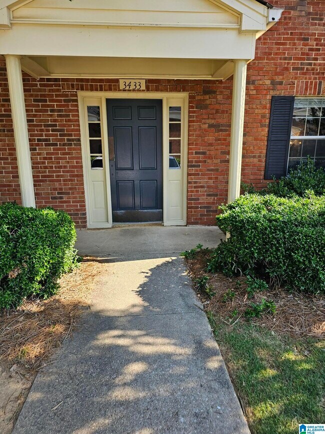 Building Photo - 3433 Sandner Ct