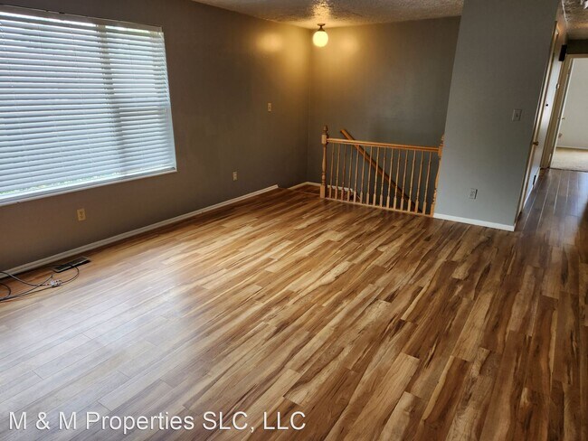 Building Photo - 3 br, 3 bath House - 4610 S Clearview Drive