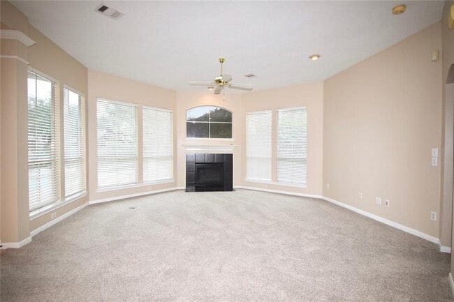 Building Photo - 514 Avery Dr