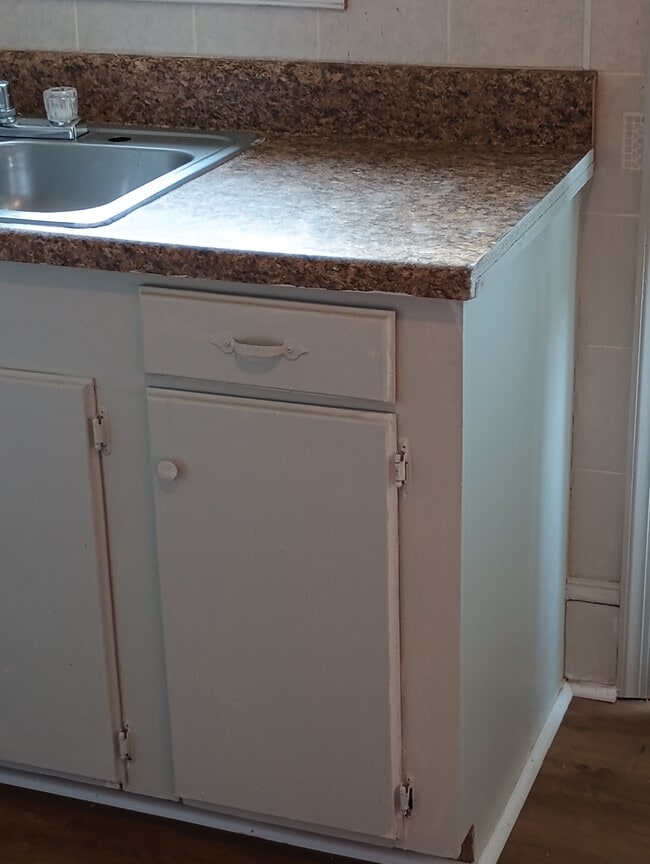 Building Photo - 327 Caulder Ave