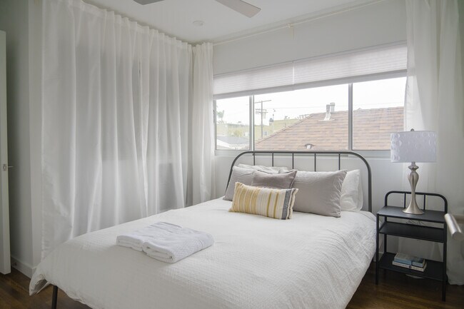 Foto del edificio - 108 Paloma Ave