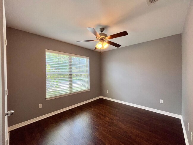 Foto del edificio - 2520 Meadowglen Ct