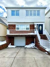 Building Photo - 182 W 32nd St