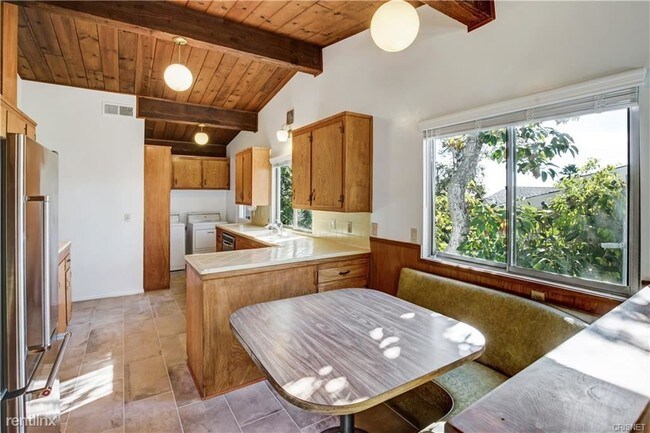 Building Photo - 3 br, 2.5 bath House - 851 Enchanted Way