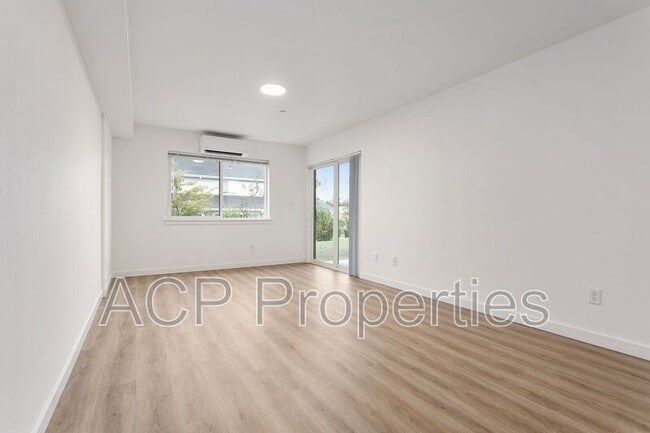 Foto del edificio - 1559 E Badger Rd