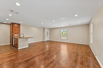 Building Photo - 511 Turner Dr