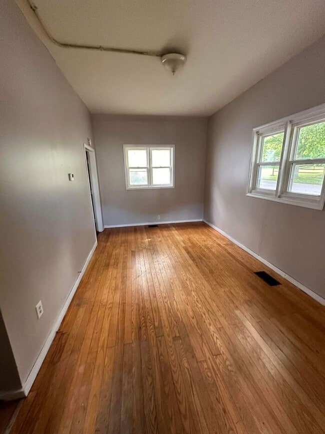 Building Photo - 1 Bedroom apartment