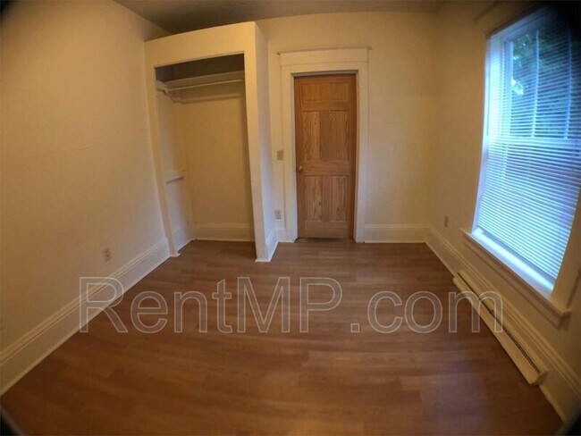 Building Photo - 1003 S Lansing St