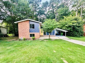 Building Photo - 3222 Apache Dr