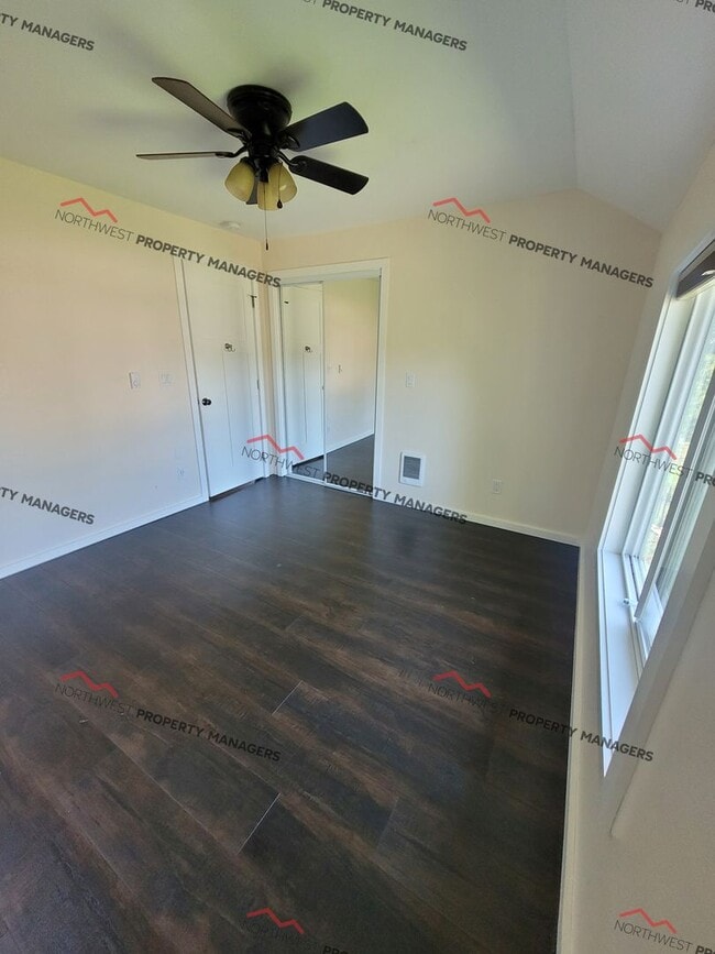 Building Photo - STATUS: AVAILABLE | R290C | $1200 + $250 F...