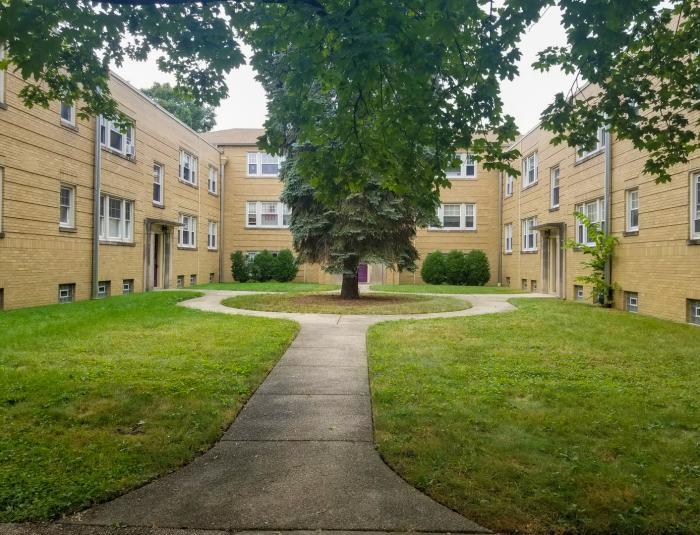 Foto principal - 2 bedroom in Riverside IL 60546