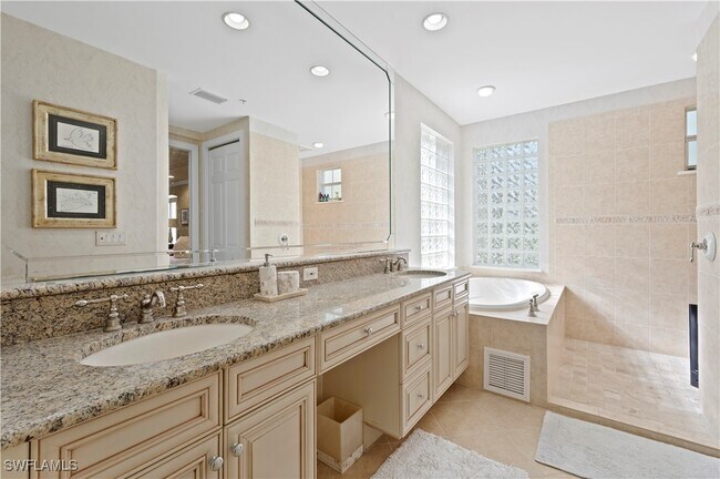 Foto del edificio - 2809 Tiburon Blvd E