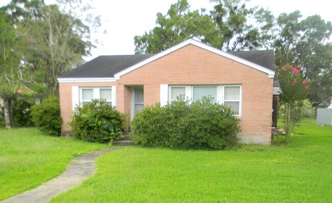 Building Photo - 803 Alice St