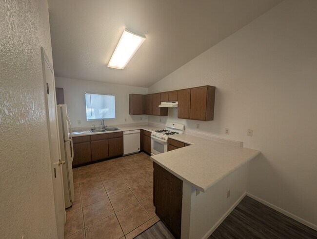 Foto del edificio - Rita Ranch ready for move in