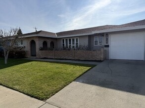 Building Photo - 1540 Peach Tree Ln