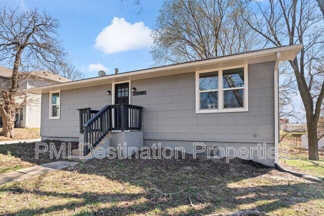 Building Photo - 33085 W 82nd St