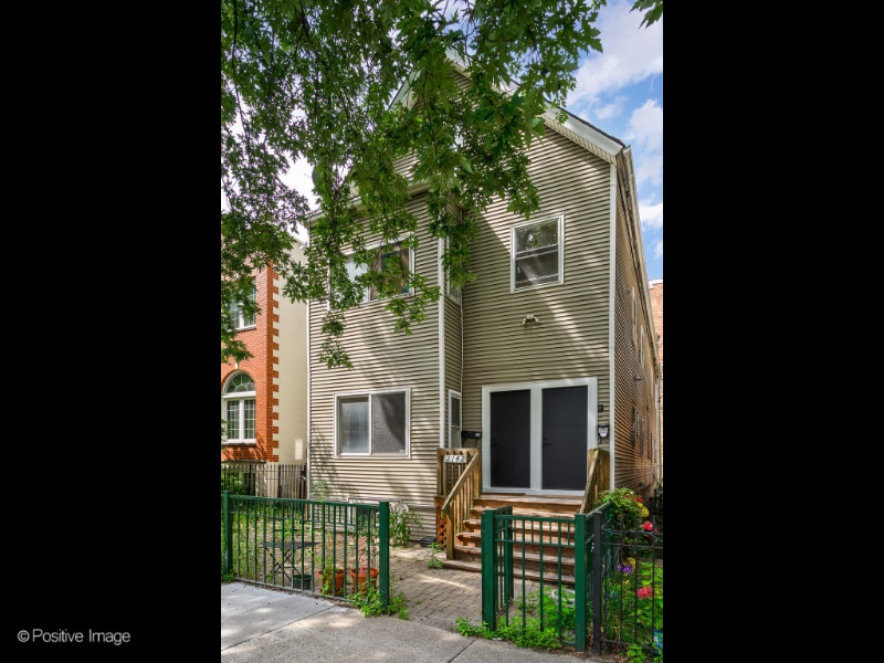 Primary Photo - 2142 N Maplewood Ave