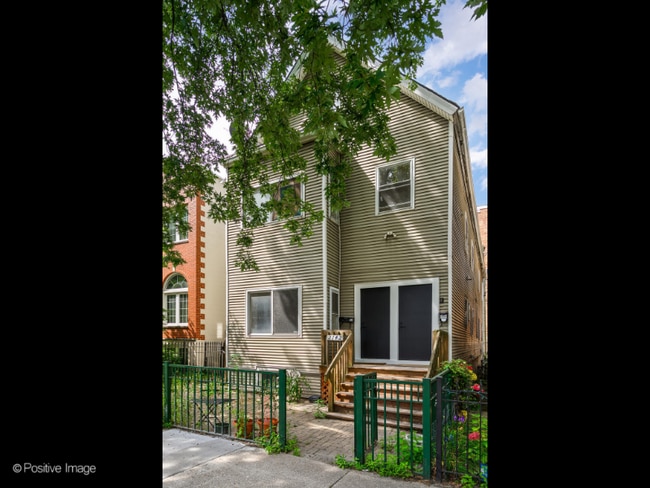 Photo - 2142 N Maplewood Ave Apartment