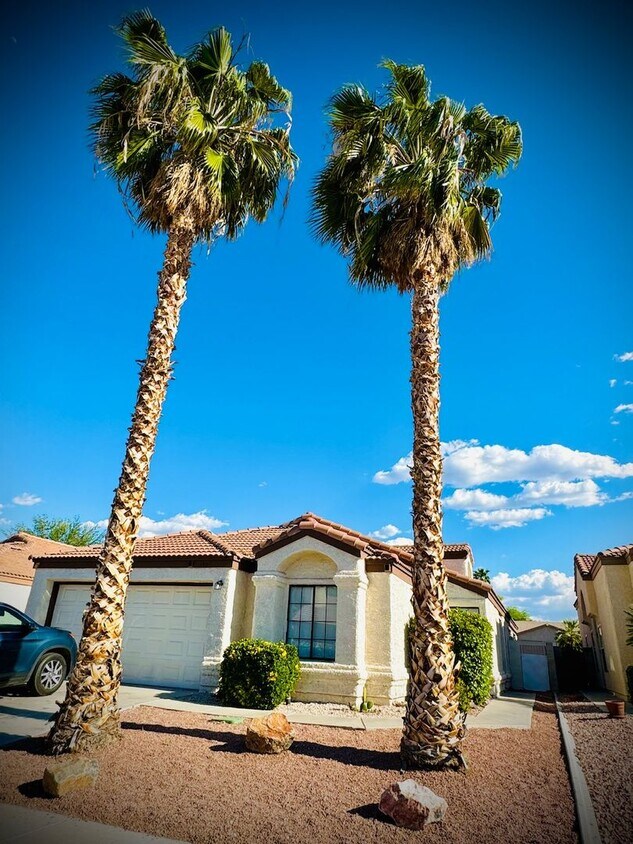 Primary Photo - WONDERFUL 3 BEDROOM SINGLE STORY HOME IN T...