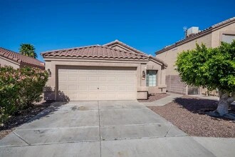 Building Photo - 10864 E Clovis Ave