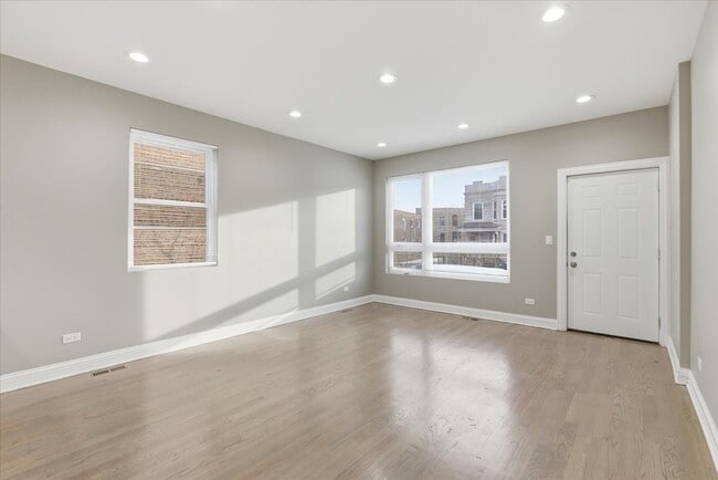 Foto del edificio - 1048 N Lawndale Ave