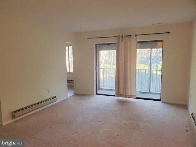 Building Photo - 15301 Pine Orchard Dr