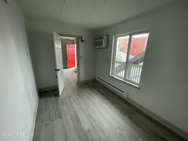 Foto del edificio - 33 Fremont Ave