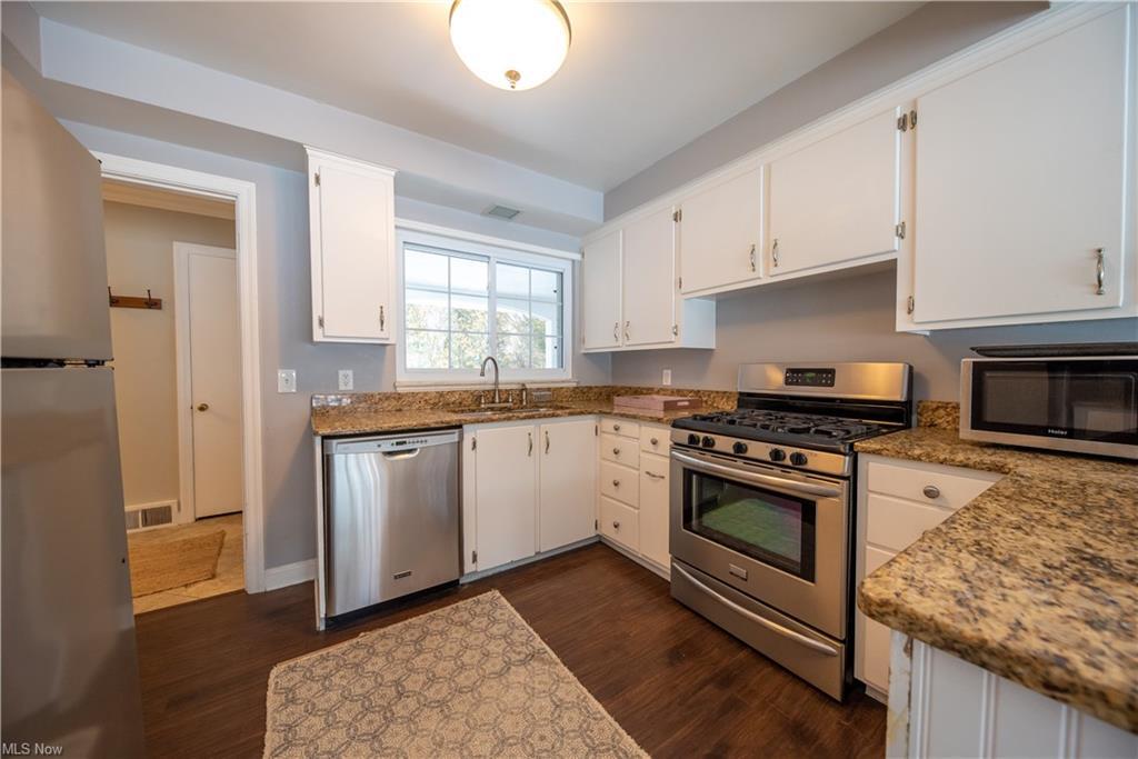 75 N Strawberry Ln, Moreland Hills, OH 44022 House Rental in Moreland