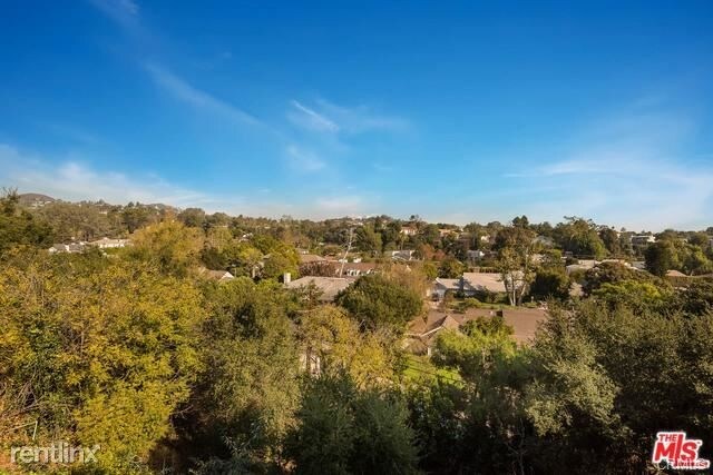Building Photo - 4 br, 4 bath House - 446 N Carmelina Ave