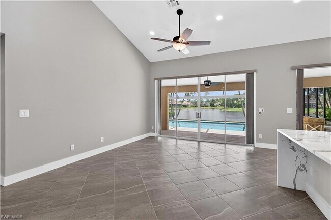 Building Photo - 2138 E Crown Pointe Blvd