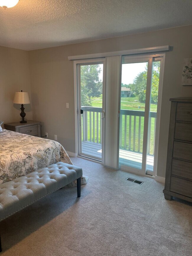 Foto del edificio - Beautiful fully furnished townhouse on the Eagle Hills golf course!!!