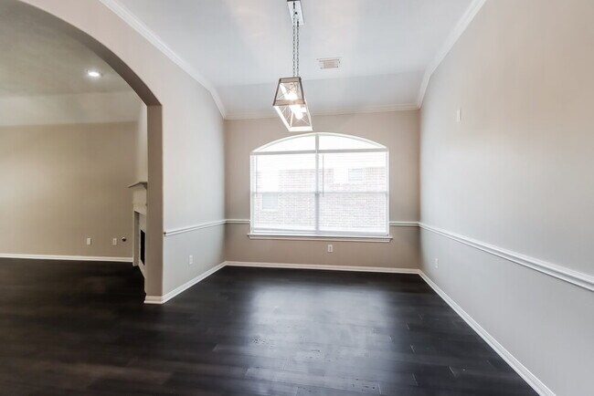 Foto del edificio - 25589 Oakhurst Forest Dr