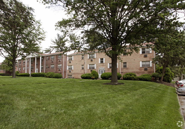 Building Photo - Yorkshire House Apartments