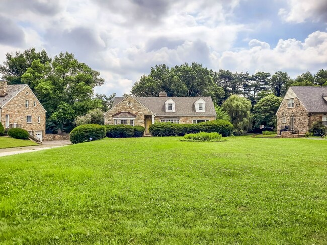 Short-term Rental. 3BR/3.5BA Cape Cod – Ov... - Short-term Rental. 3BR/3.5BA Cape Cod – Ov... House