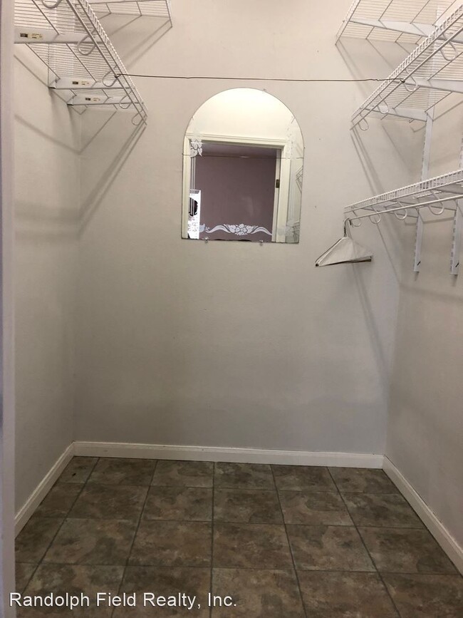 Building Photo - 2 br, 1 bath House - 5216 S SANTA CLARA