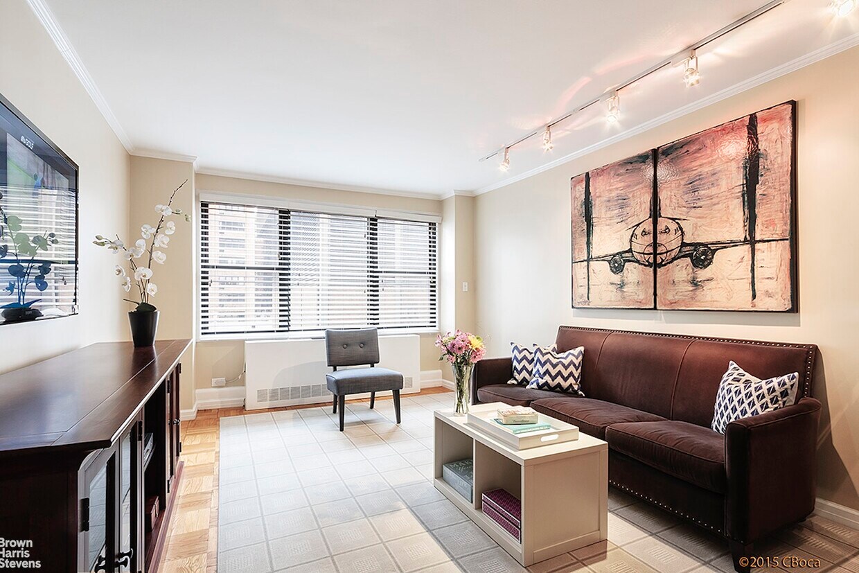 301 E 62nd St Unit 3B, New York, NY 10065 Room for Rent in New York, NY