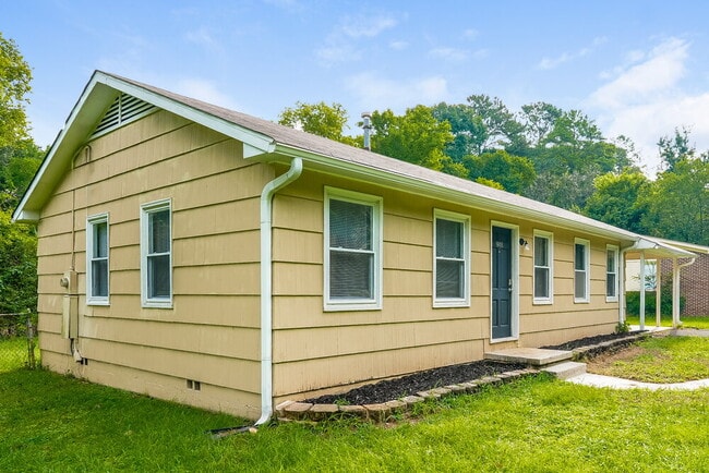 Foto del edificio - 948 Edwards Lake Rd
