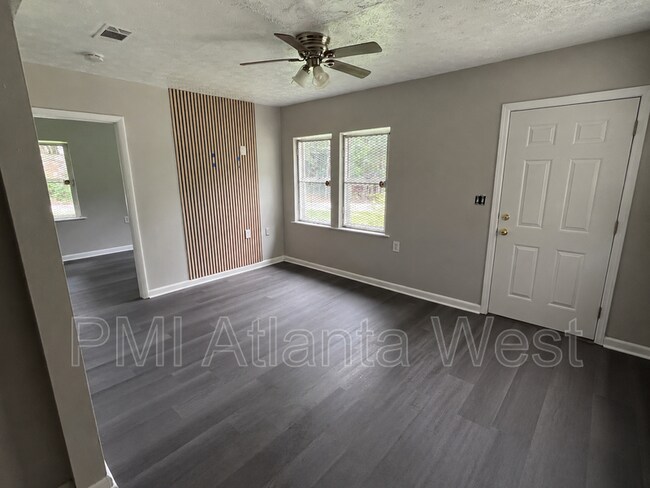Foto del edificio - 139 Lawton St SW