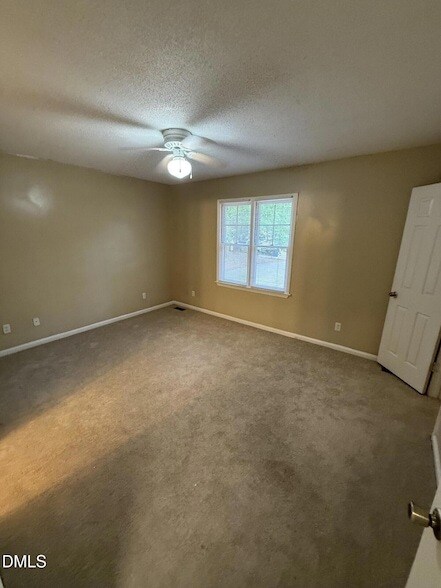 Foto del edificio - 925 Hearthridge Ct