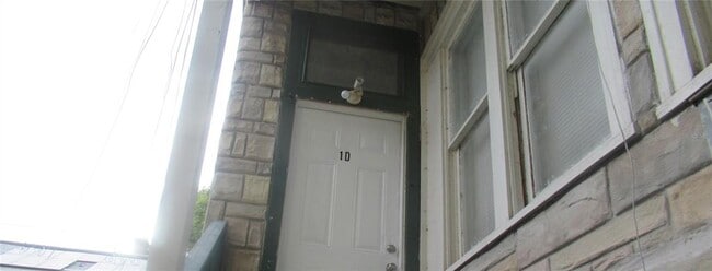 Building Photo - 730 4th Ave N