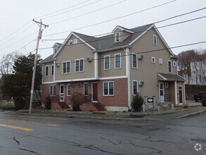 Building Photo - 1581 Commercial St